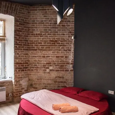 з круглим ліжком, вулиця гоголя 9, в стилі лофт цікавий стиль і комфорт Lemberg