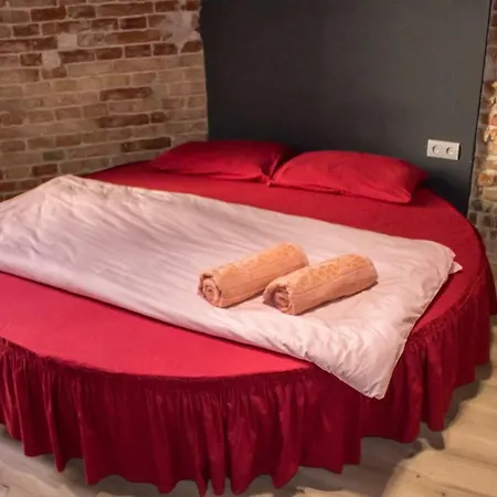 з круглим ліжком, вулиця гоголя 9, в стилі лофт цікавий стиль і комфорт Leópolis