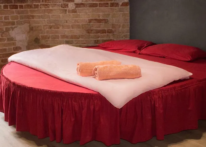 з круглим ліжком, вулиця гоголя 9, в стилі лофт цікавий стиль і комфорт Apartamento *