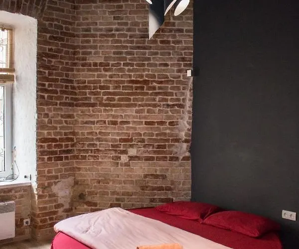 з круглим ліжком, вулиця гоголя 9, в стилі лофт цікавий стиль і комфорт Lviv