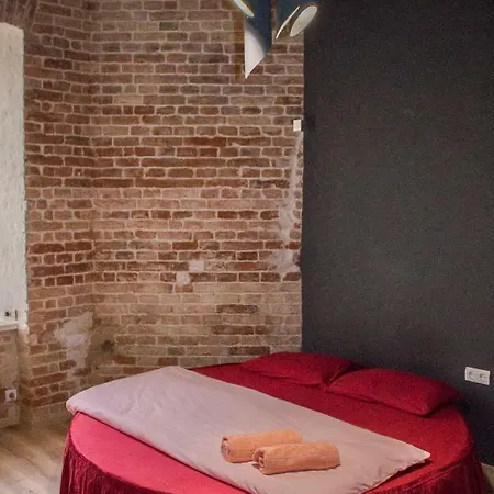 з круглим ліжком, вулиця гоголя 9, в стилі лофт цікавий стиль і комфорт Apartamento *